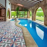 Luxury Esmeralda Villa