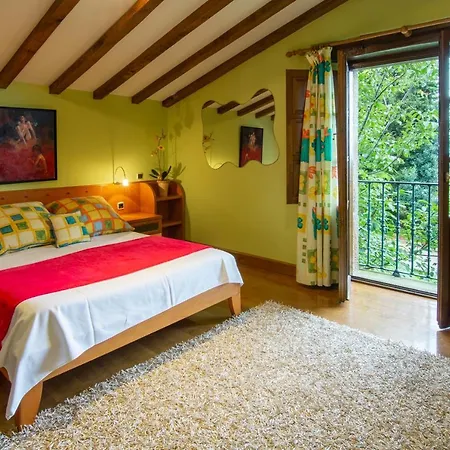 Luxury Esmeralda