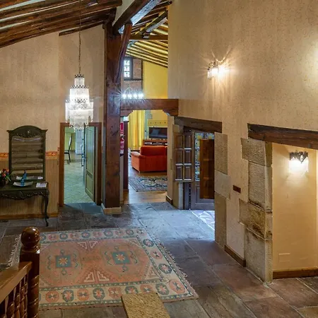 Luxury Esmeralda