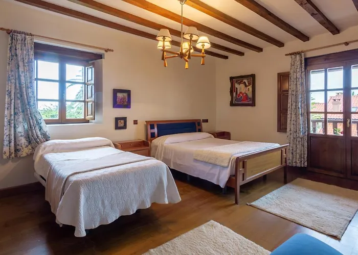 Luxury Esmeralda Willa