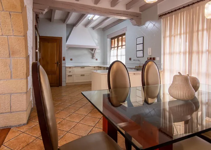 Luxury Esmeralda Villa